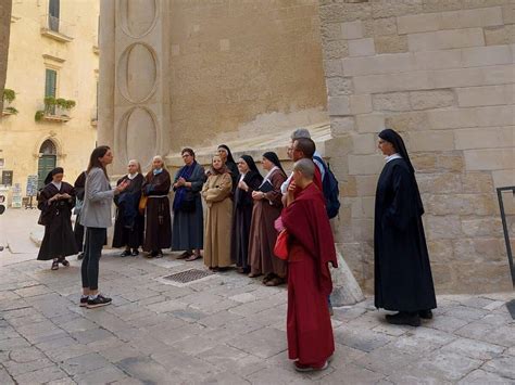  Discovering “Dialogue in a Monastery” 